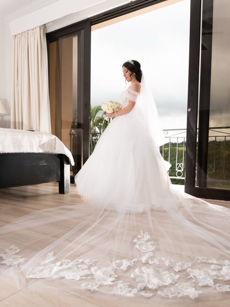 Novia real de Neufeld Novias
